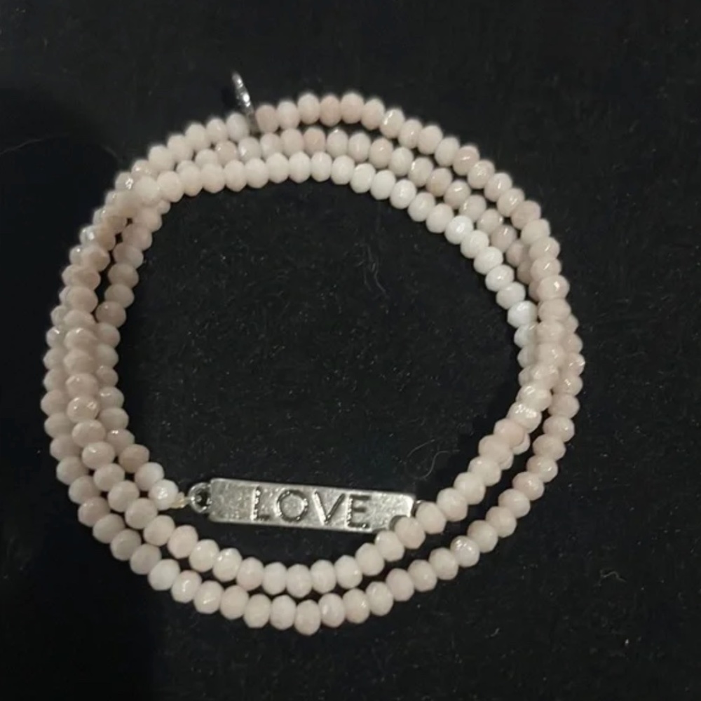 Marlyn Schiff Cream Beaded Bracelet with Silver 'Love Rules’ Charm NEW